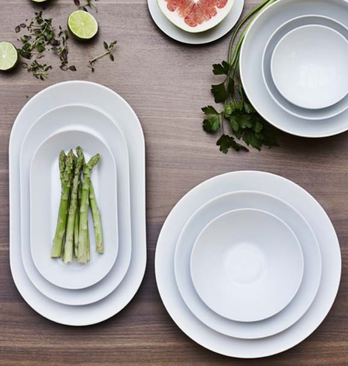 The sleek and clean look of the 356+ collection allows attention to fall on the food being served while the stackable design makes the dishware easy to store.