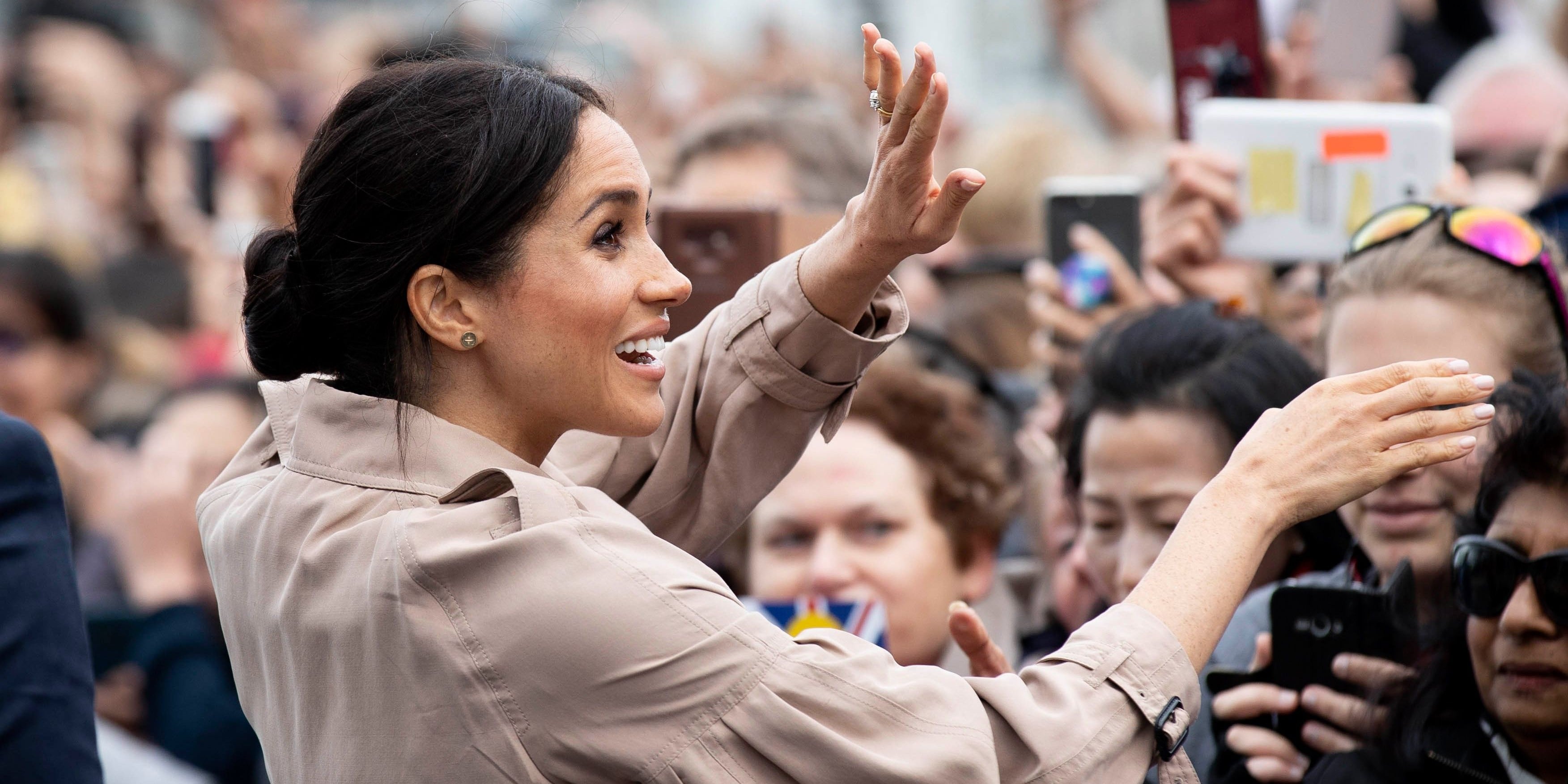 Band Plays Suits Theme Song For Meghan Markle in New Zealand PS Celebrity