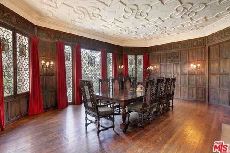 Kat Von D Buys House From Cheaper by the Dozen