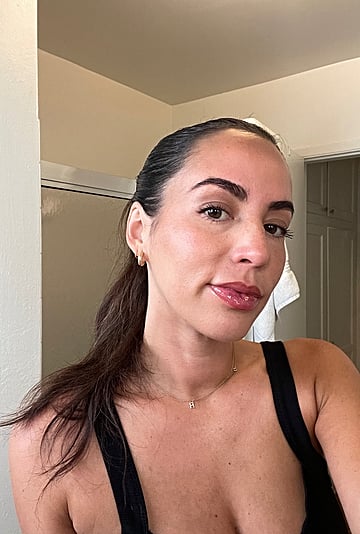 Essence Makeup Call Me Queen Mascara Review: With Photos