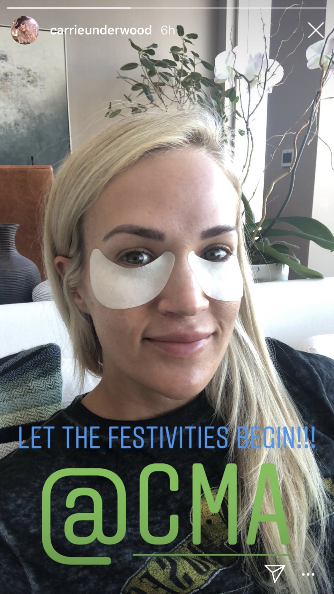 Carrie Underwood's Under-Eye Masks, Here's How Country Stars Are Getting  Glam For the Country Music Awards