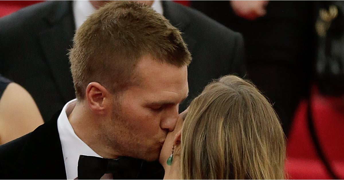 Gisele Bundchen And Tom Brady Kiss In Birthday Instagram Popsugar Celebrity 