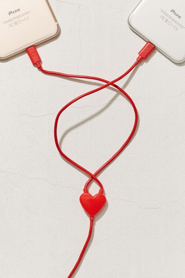 Kikkerland Design Dual Heart Lightning Cable