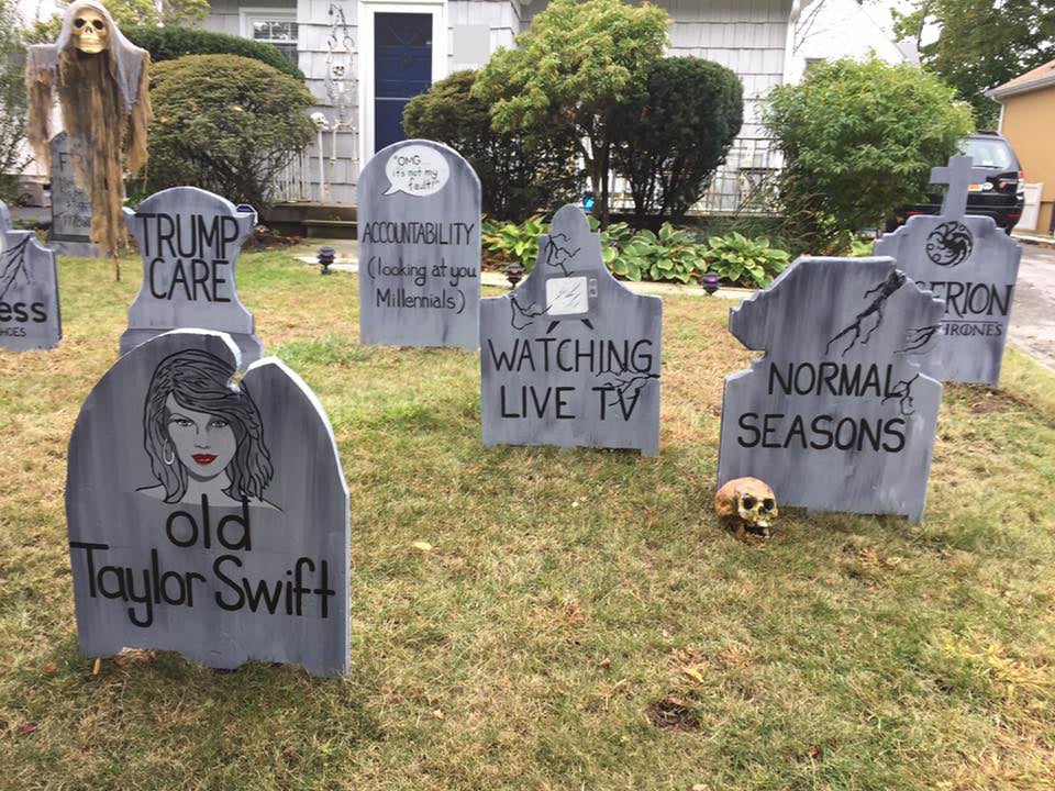 Dad S Funny Halloween Graveyard 2017 Popsugar Family