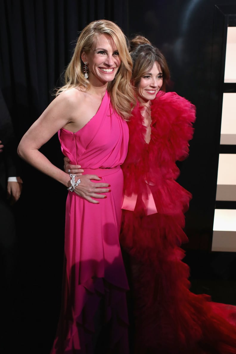 Julia Roberts and Linda Cardellini at the 2019 Oscars