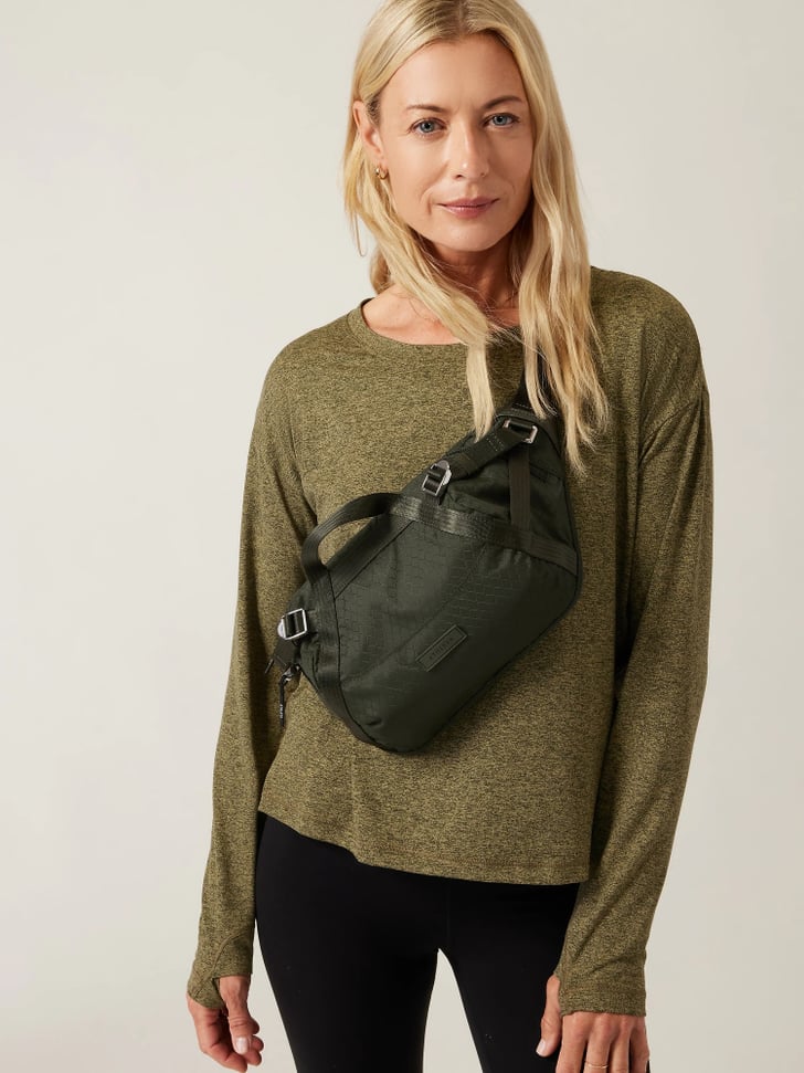 Large clearance waist pack