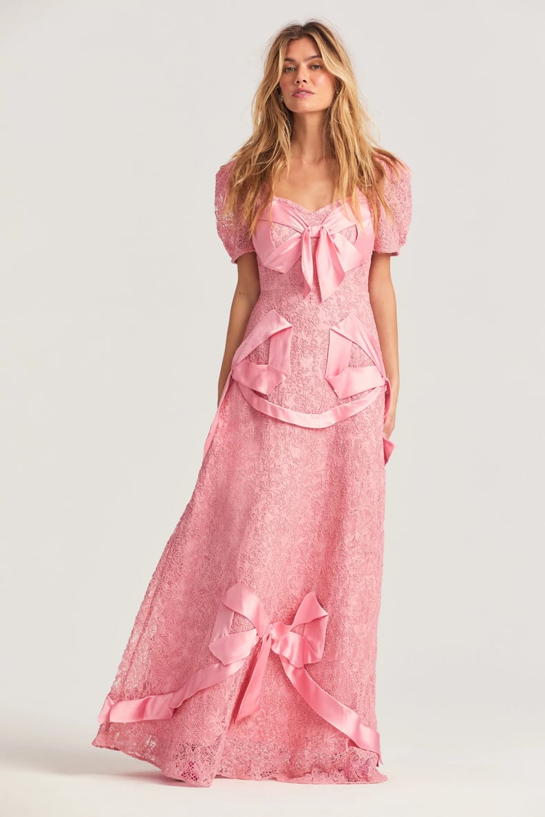 独特的粉色婚礼礼服