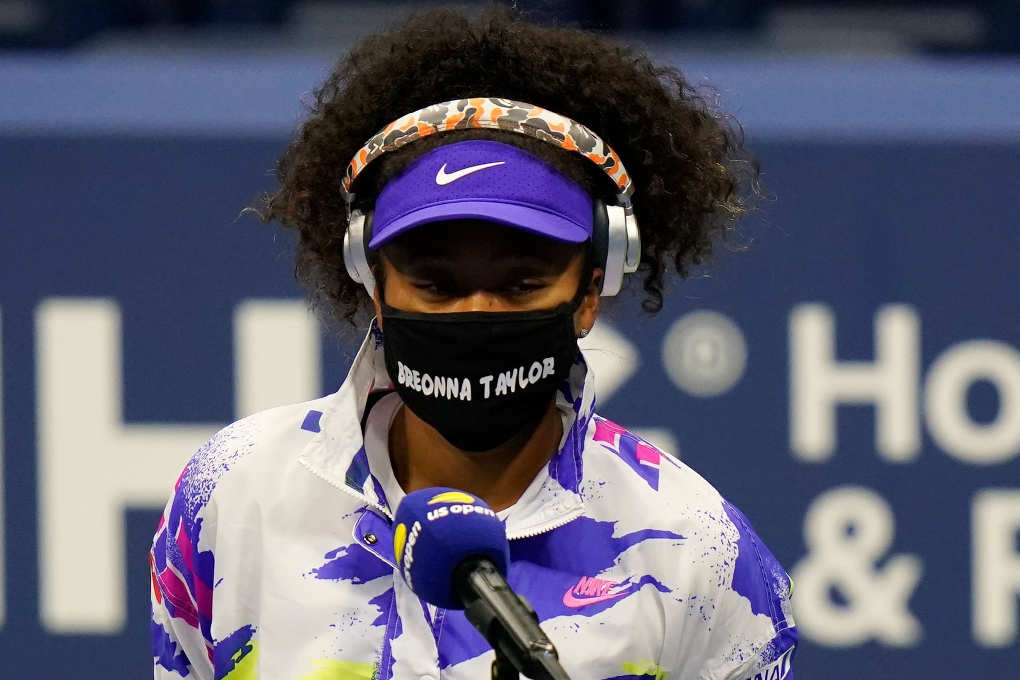 Naomi Osaka Wears A Breonna Taylor Mask For Round 1 Of The Us Open Naomi Osaka Brought 7 Face Coverings Total To The Us Open Each Honored A Black Life