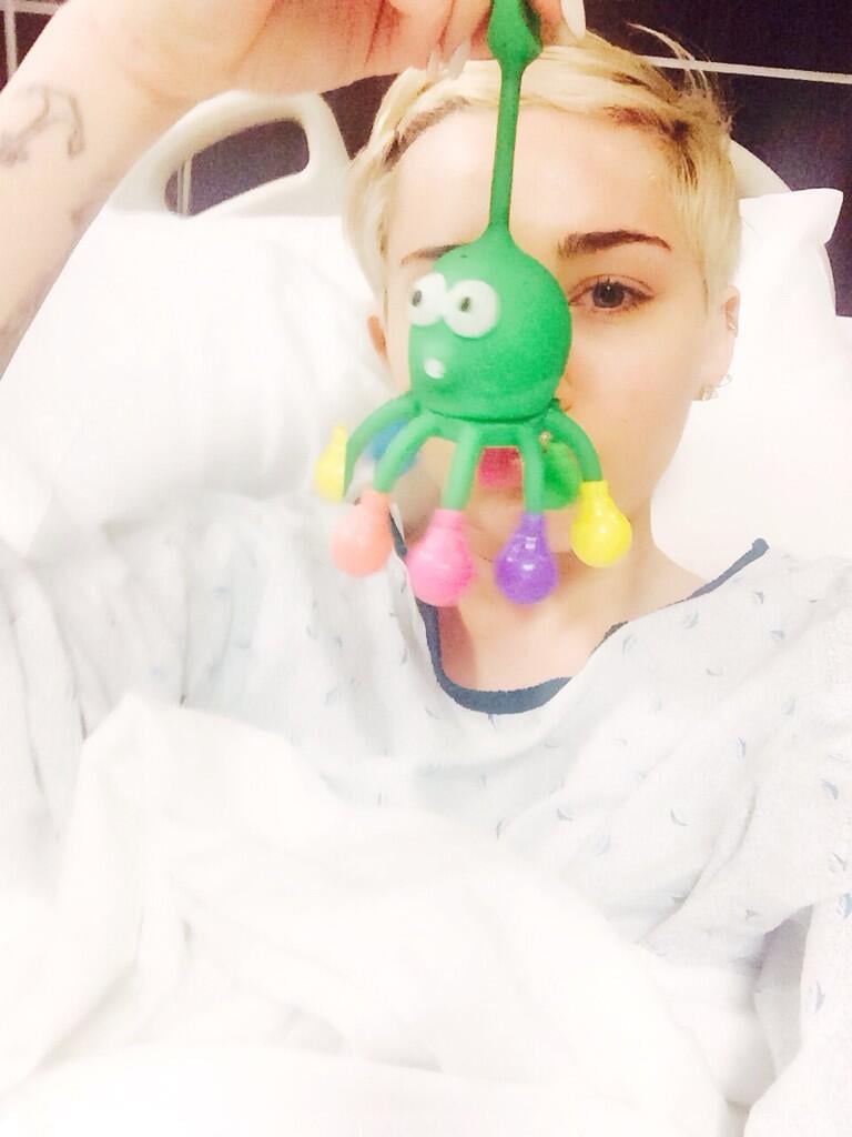 After Miley Cyrus was hospitalized, she snapped a selfie, of course.
Source: Twitter user mileycyrus