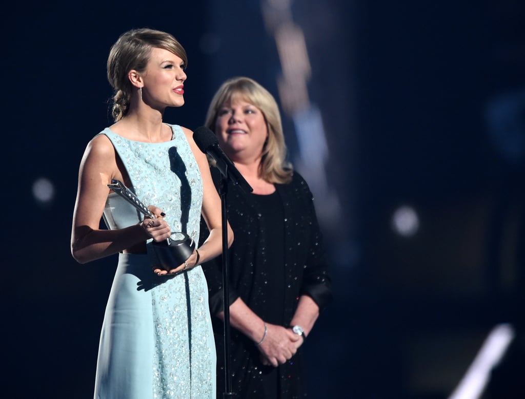 Taylor Swift With Her Mom at the ACM Awards 2015