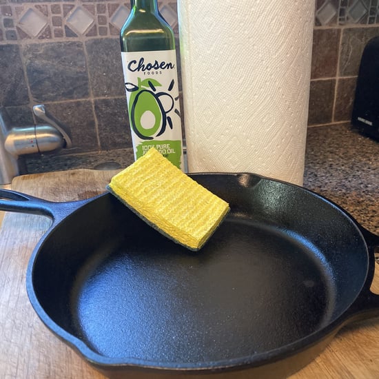 How to Clean a Cast Iron Skillet With Photos