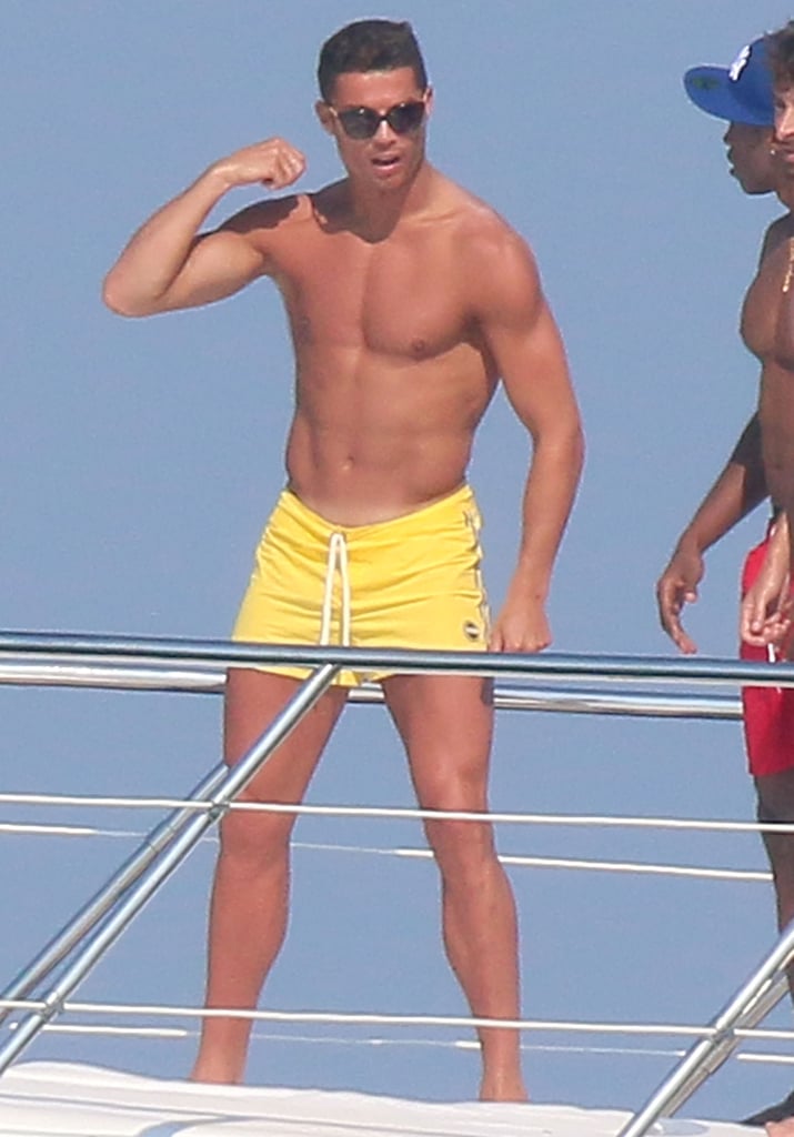 Cristiano Ronaldo Dancing on a Yacht in Saint-Tropez Photos | POPSUGAR ...