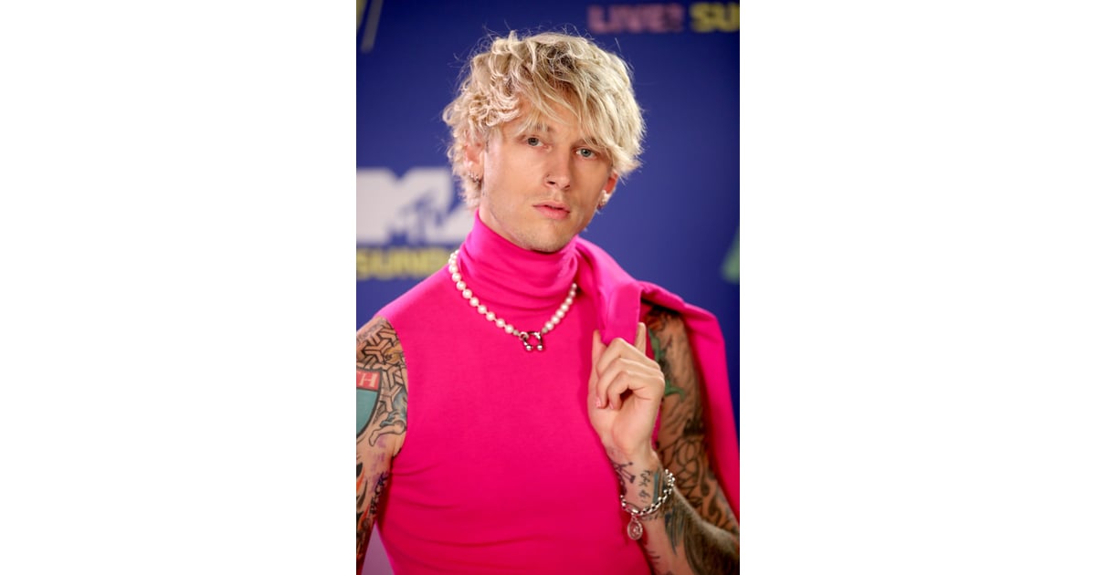 Machine Gun Kelly Rocked a Pink Suit at the VMAs POPSUGAR Fashion Photo 3