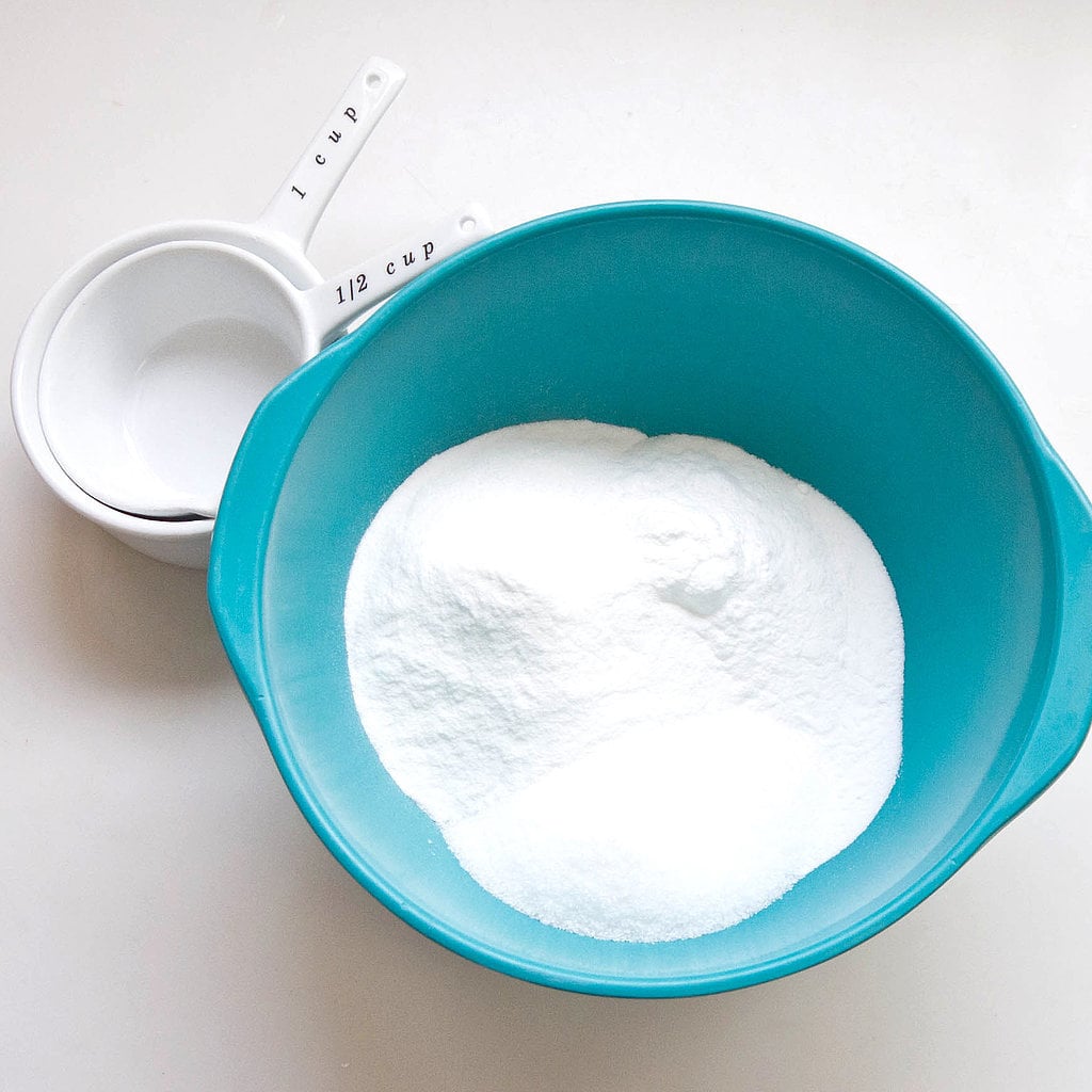 Clean hair with baking soda | 24 Hacks to Make 2016 Your Best Hair Year Ever | POPSUGAR Beauty Photo 5 Clean hair with baking soda | 24 Hacks to Make 2016 Your Best Hair Year Ever | POPSUGAR Beauty Photo 5