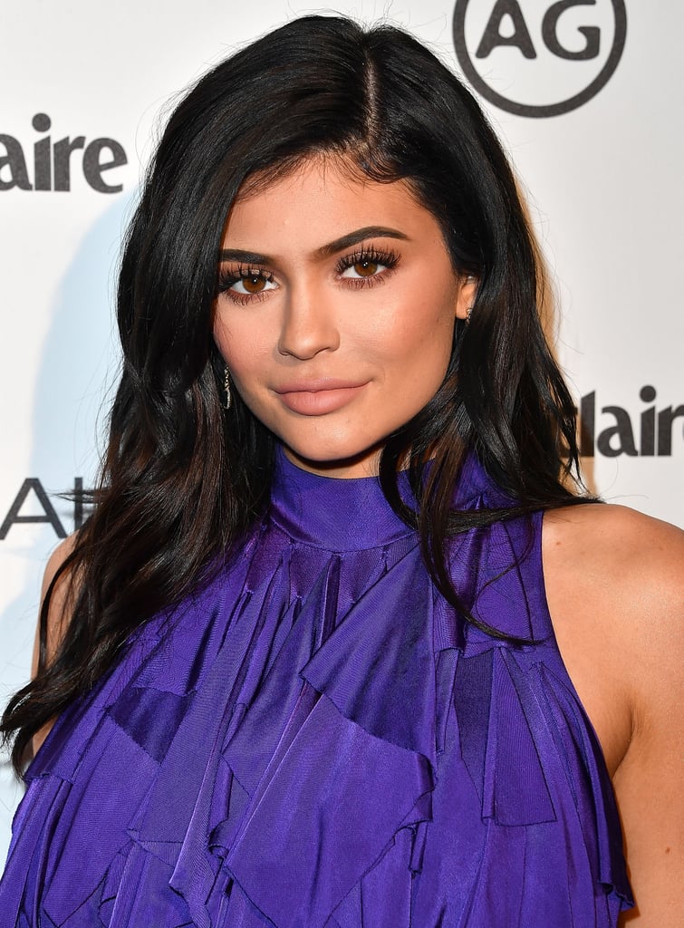 Wavy: Kylie Jenner
This dark look gets its drama from textured tendrils and long waves.