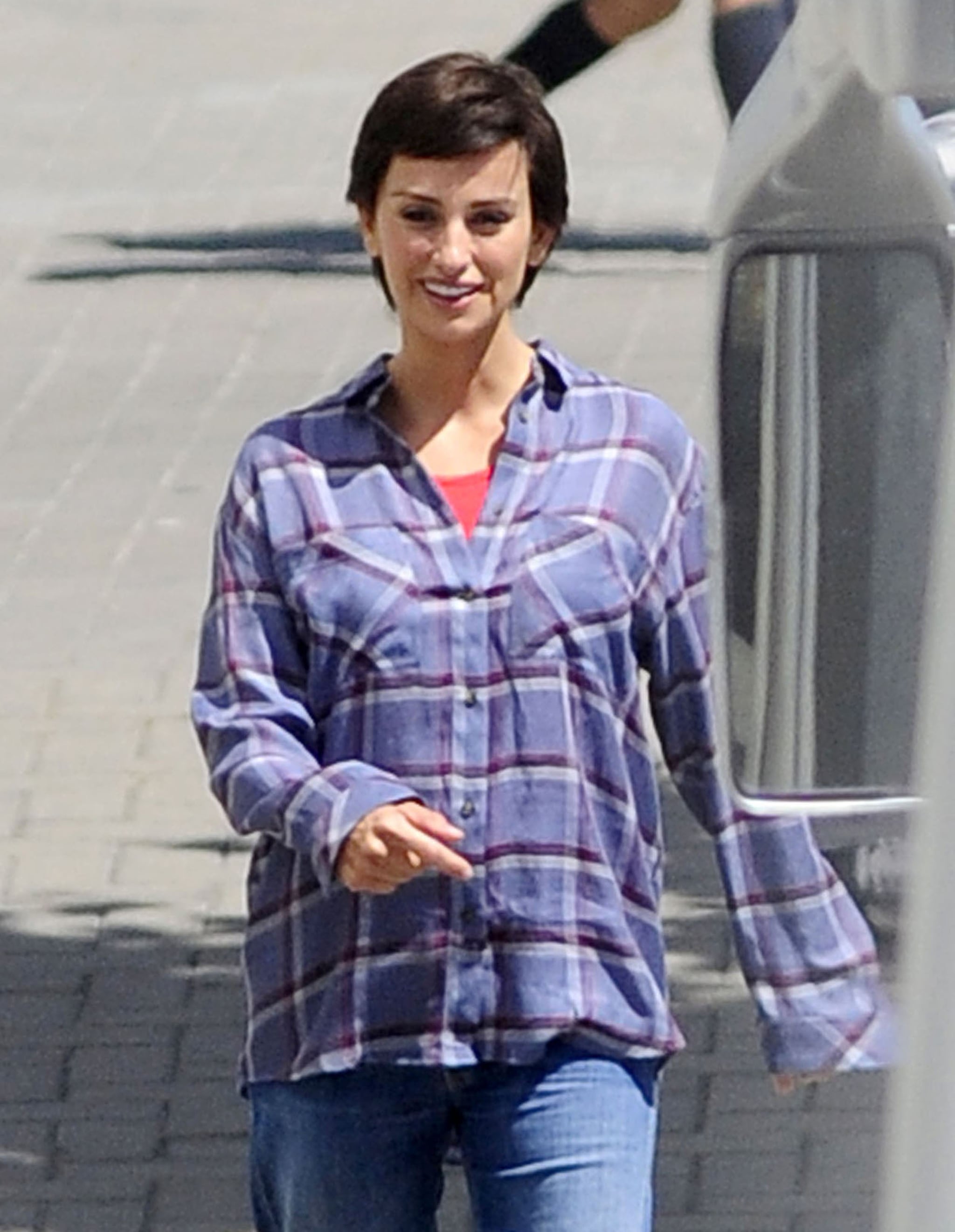 Penelope Cruz's Wig and Baby Bump on Ma Ma Set Pictures. 
