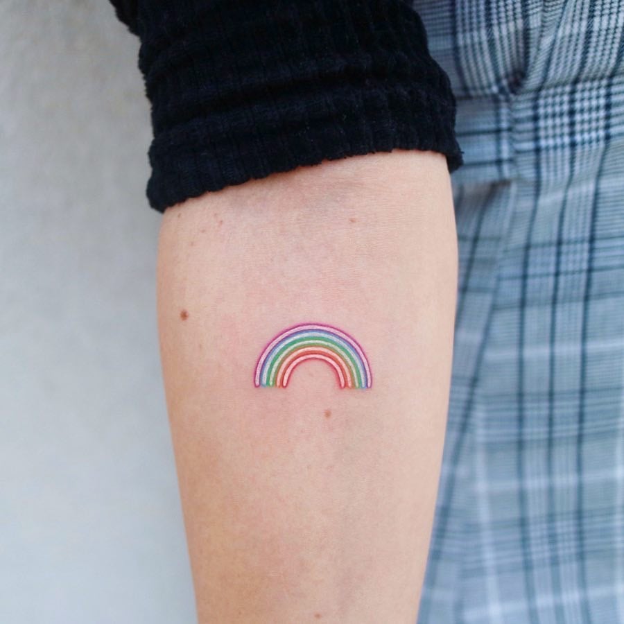 25 tiny, pretty wrist tattoos that'll inspire your next inking