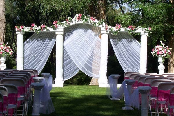 20 Wedding Ceremony Backdrops Popsugar Love And Sex 