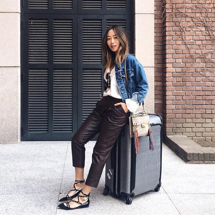7 Stylish airplane outfits + inspo for comfy women's travel outfits - The  Travel Hack