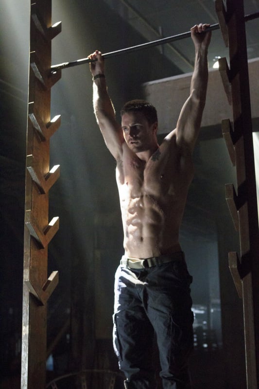 Stephen Amell Pictures on Arrow