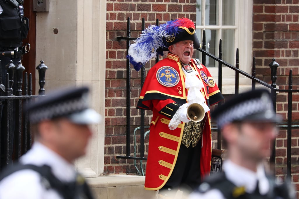 Did a Town Crier Announce the Birth of the Third Royal Baby?