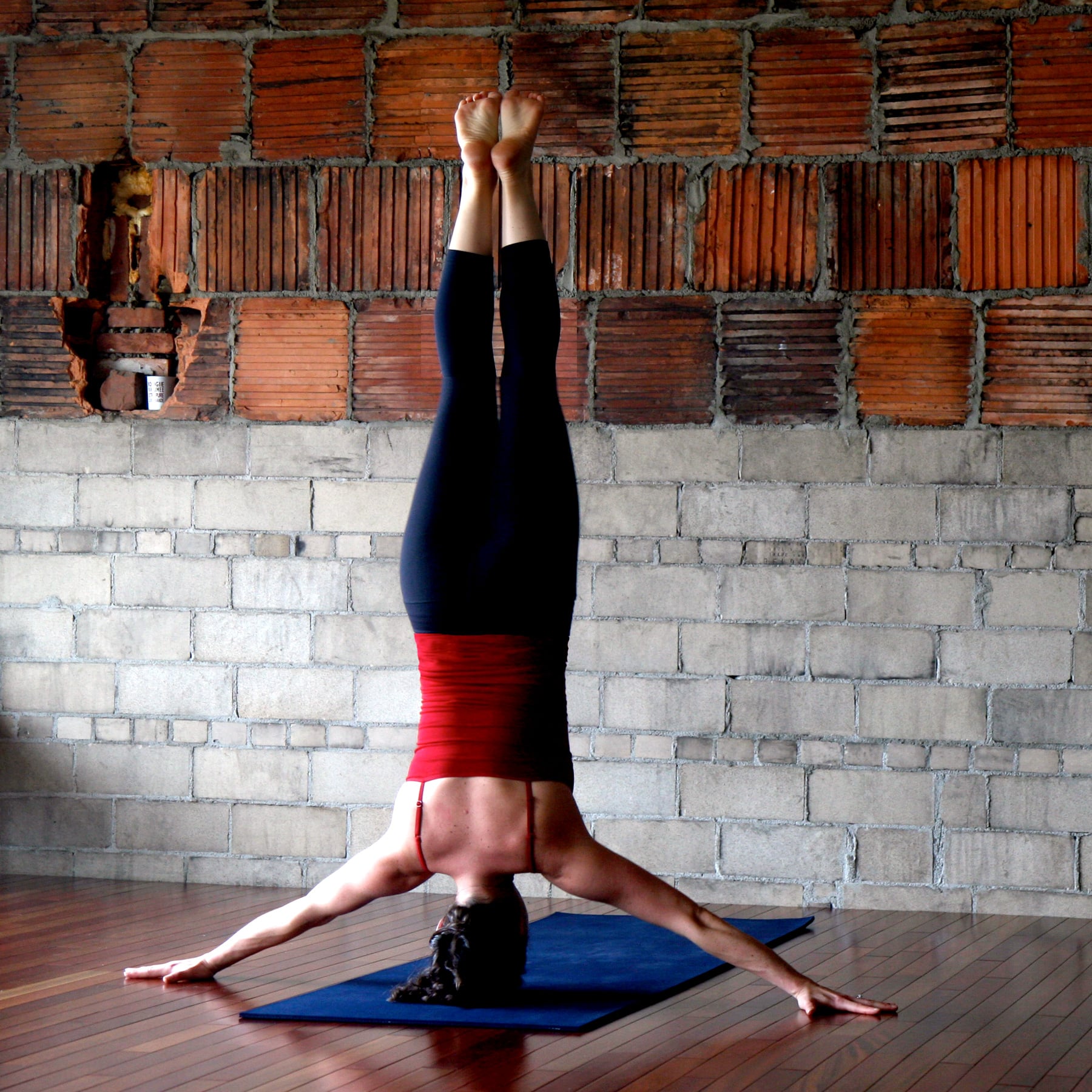 Advanced Yoga Pose: Iron Cross Headstand  Yoga poses advanced, Advanced  yoga, Yoga poses pictures