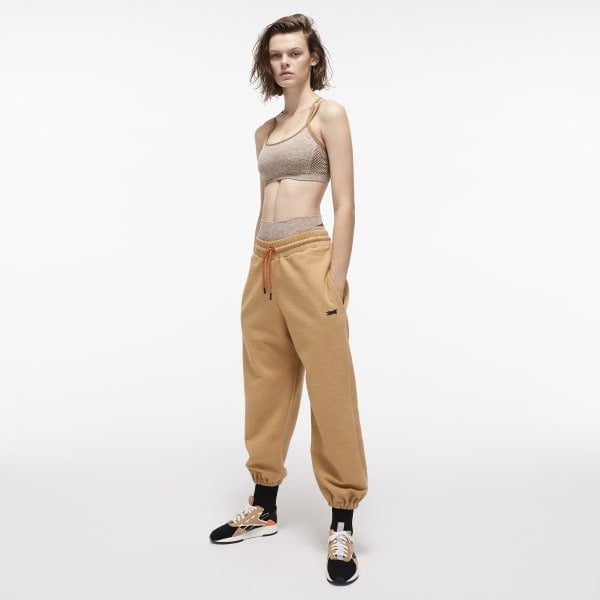 Reebok Victoria Beckham Seamless Textured Bra in Beige