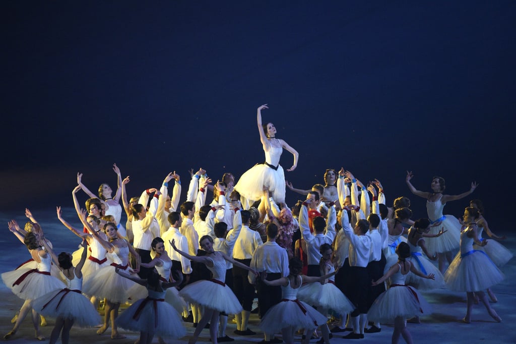 The closing ceremony highlighted Russian dance with a ballet performance.
