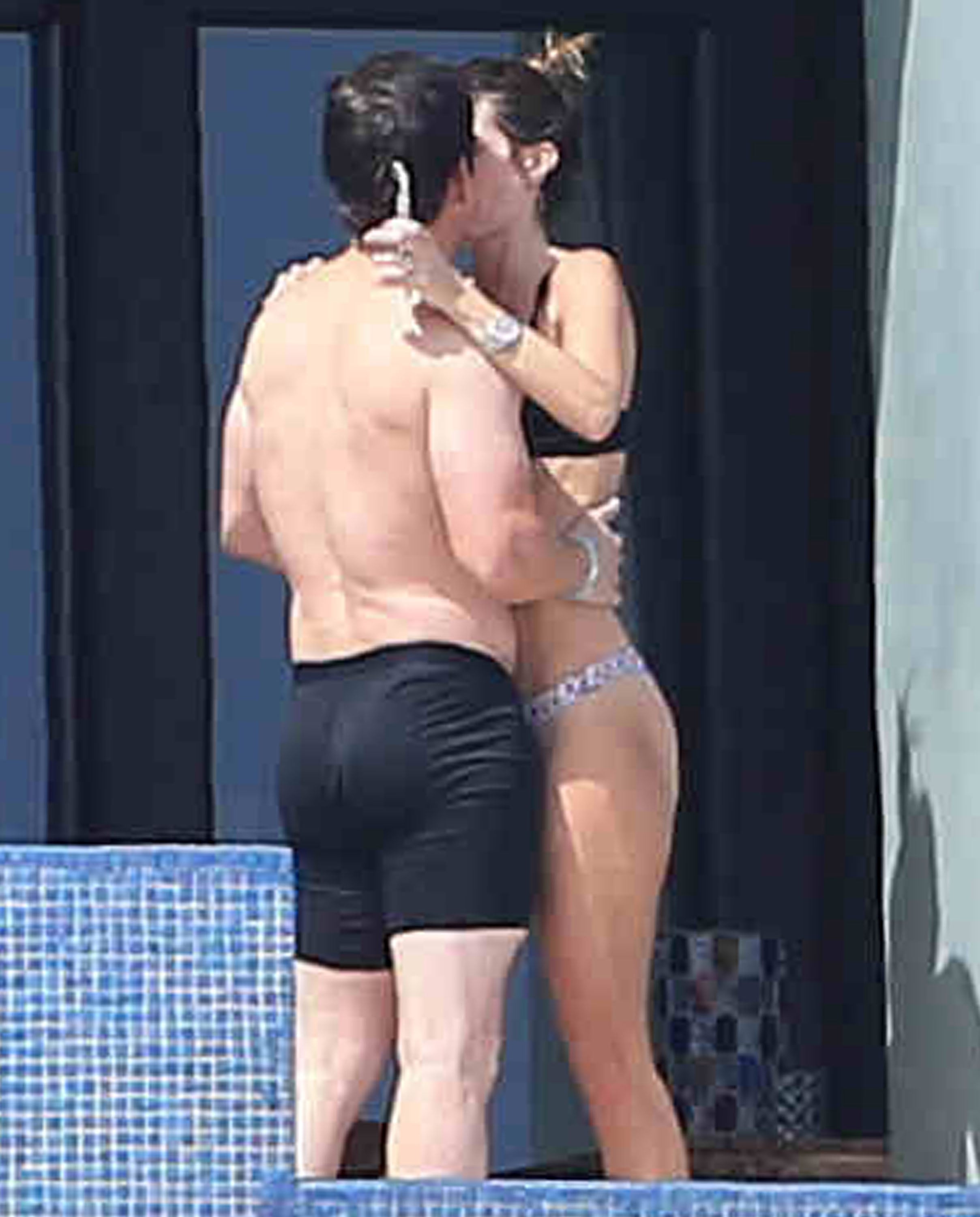 Shirtless Mark Wahlberg Cuddles Up to Wife Rhea Durham During PDA