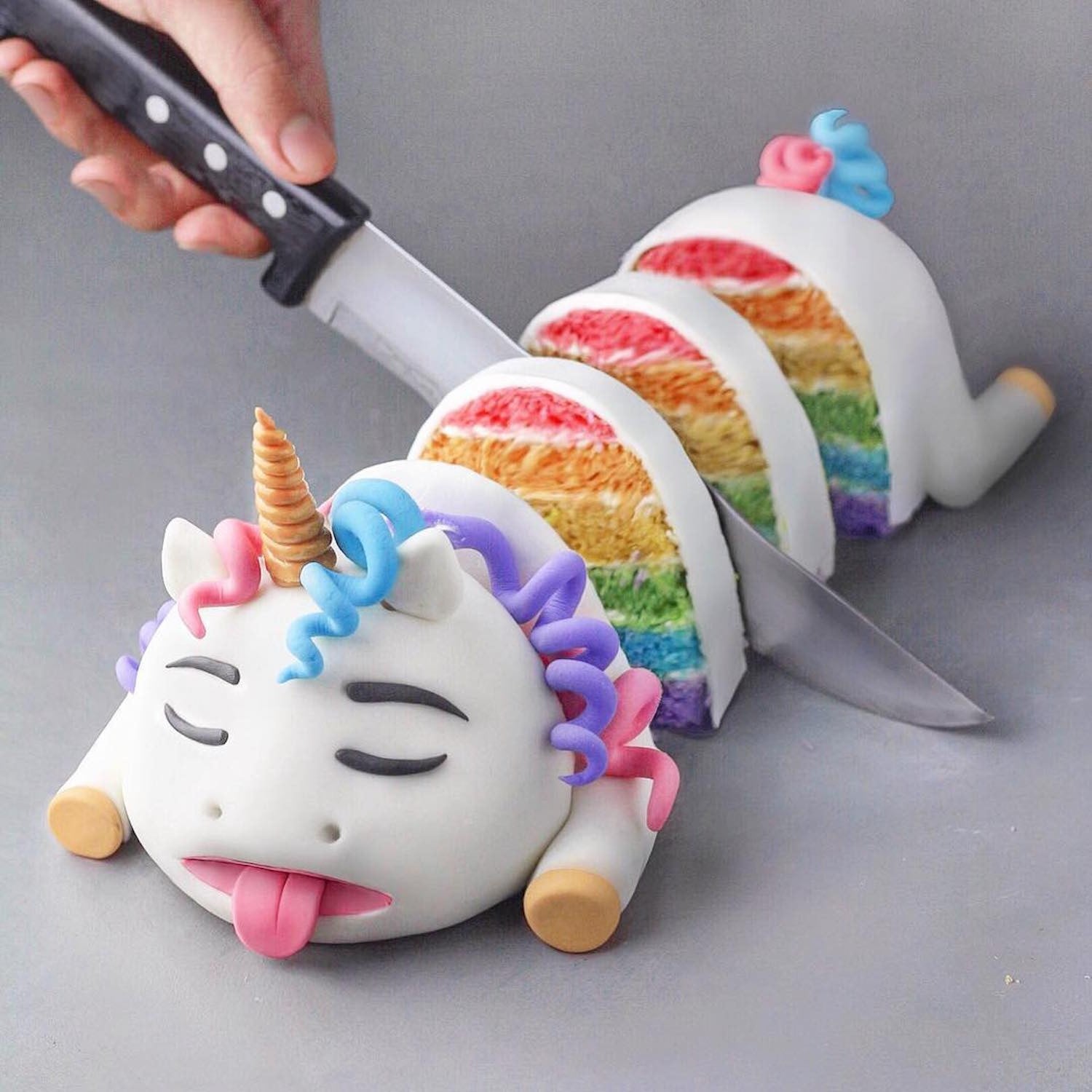 Amazon.com: KitchenCraft Sweetly Does It Unicorn Cake Tin, 23 x 33.5 x 5  cm, Metallic: Home & Kitchen