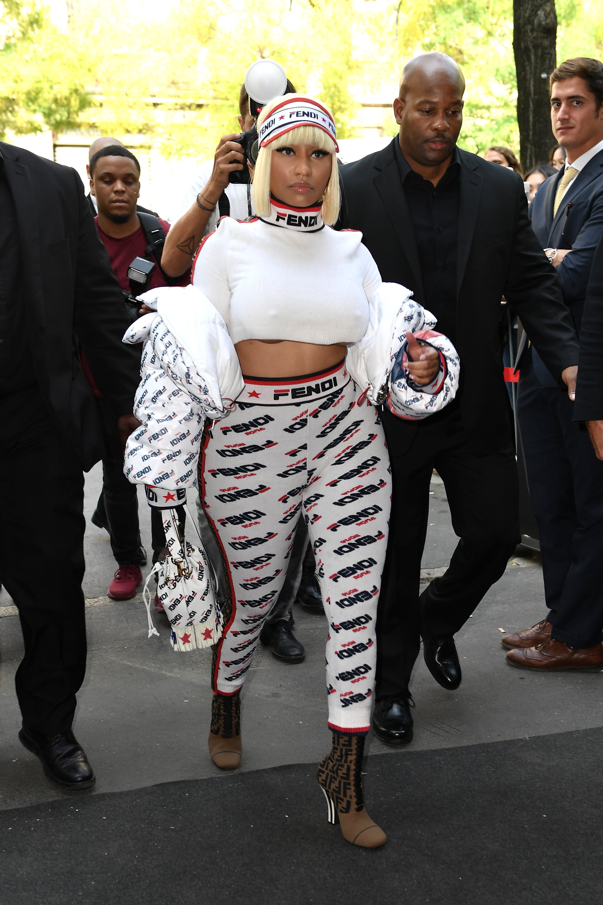 Nicki Minaj These Are The 20 Stars You Ll Always Find In The Front Row At Fashion Week Popsugar Fashion Photo 21 Cardi b and nicki minaj were seen leaving a new york fashion week party late friday at the plaza hotel when a fight between the two stars broke out.