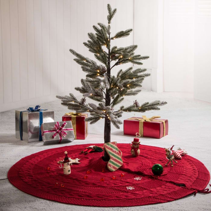 Red Knit Christmas Tree Skirt