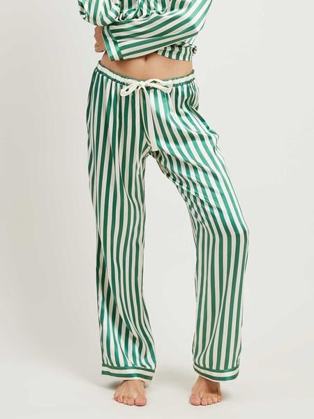 Gigi Hadid Wearing Pajamas Street Style | April 2017 | POPSUGAR Fashion