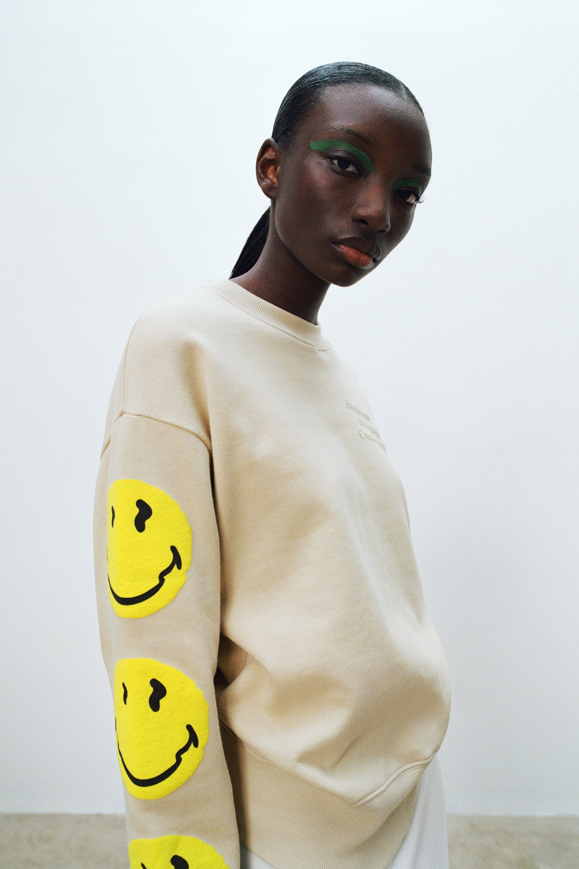 Smiley sweatshirt zara