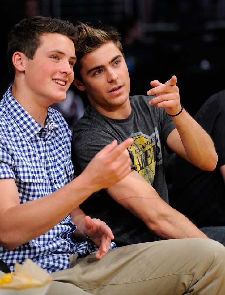 Facts About Zac Efron S Little Brother Dylan Efron Popsugar Celebrity Januara 1949, v spojene staty americke. zac efron s little brother dylan efron