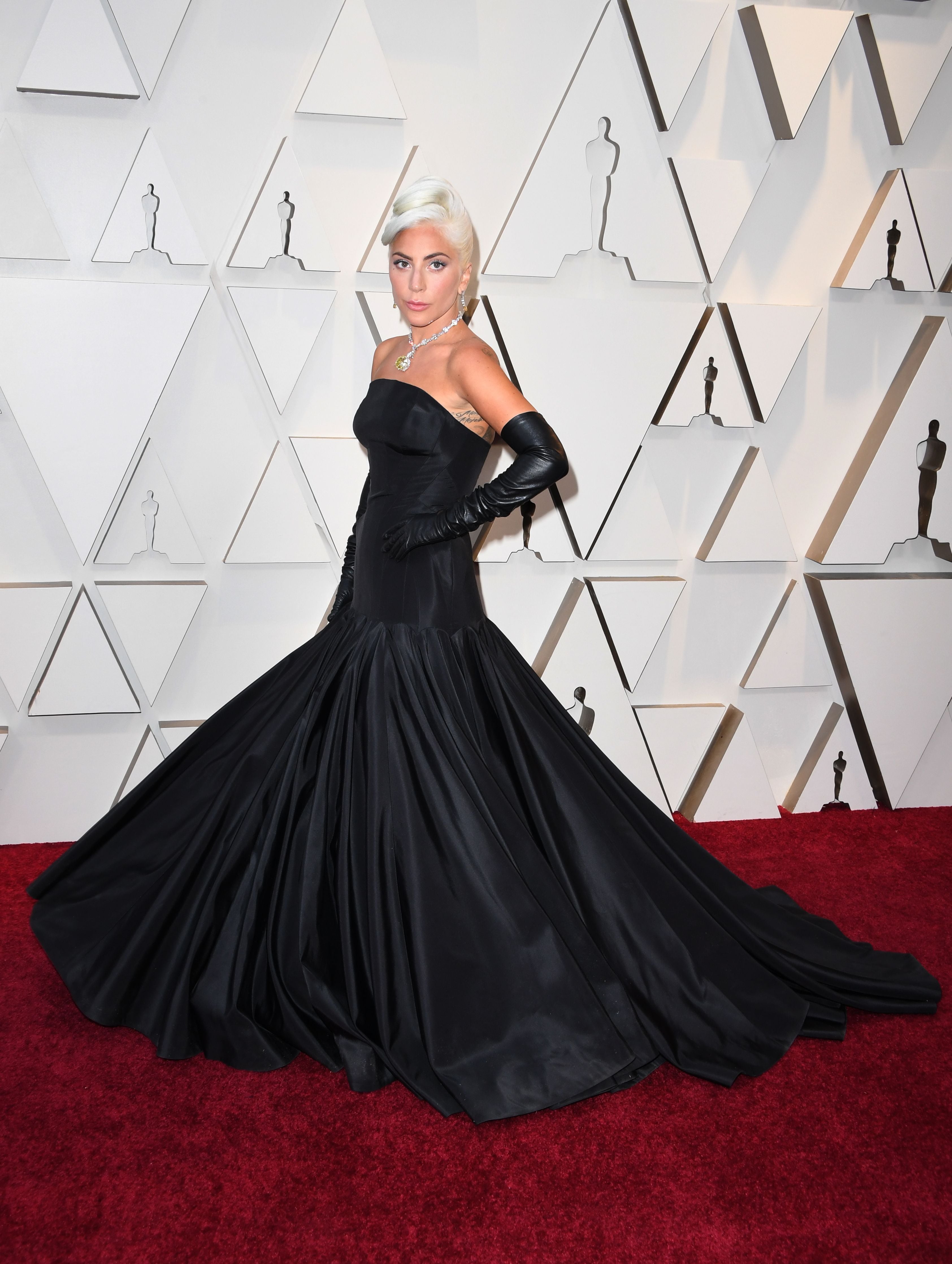 Lady Gaga s Dress at the 2019 Oscars POPSUGAR Fashion
