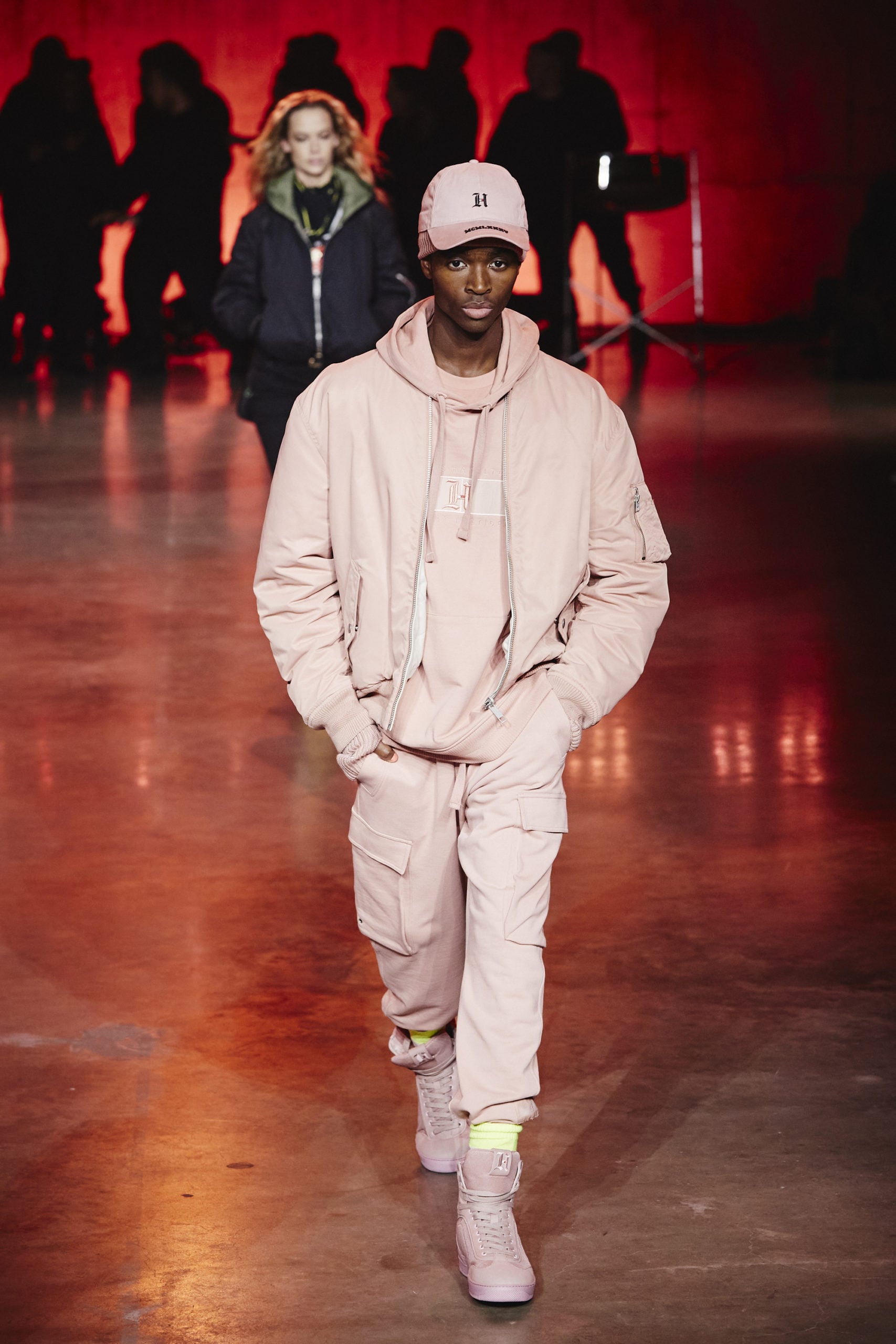 Tommynow fashion show store