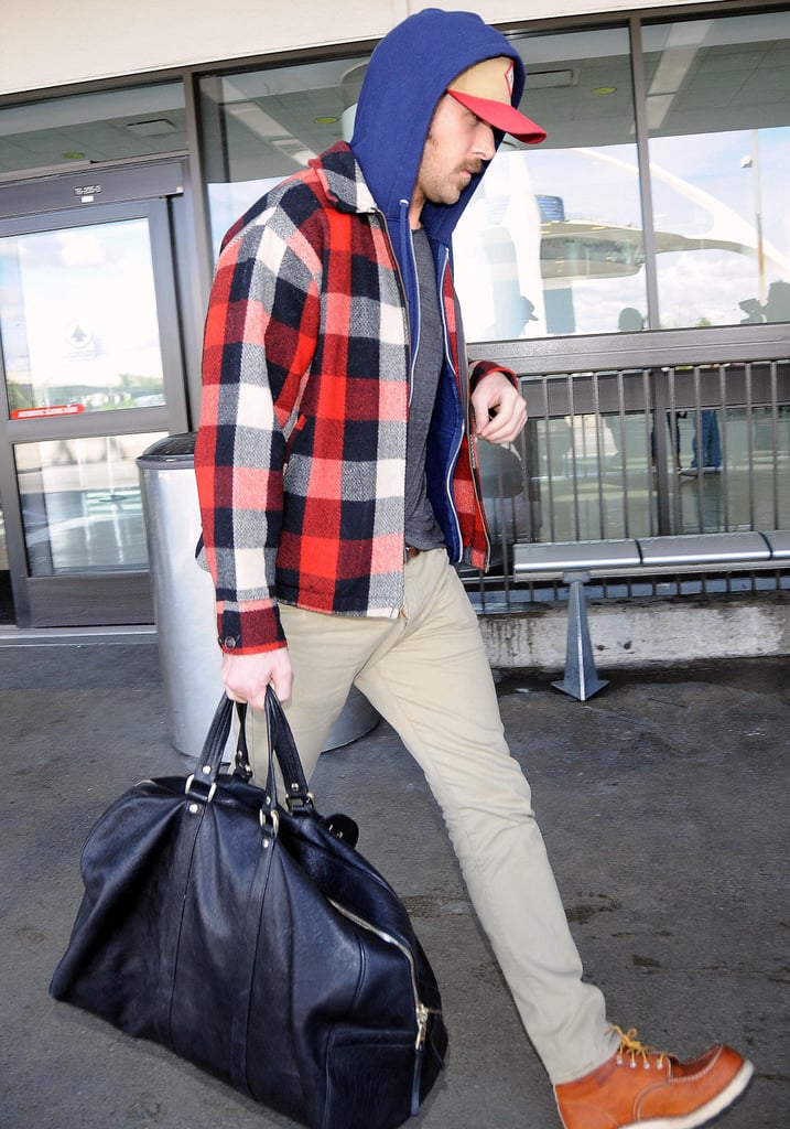 Ryan Gosling was ready for chilly weather at LAX on Saturday.