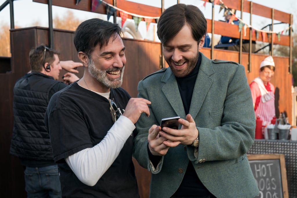 Roger (aka Richard Rankin) with a cellphone? Say what?!