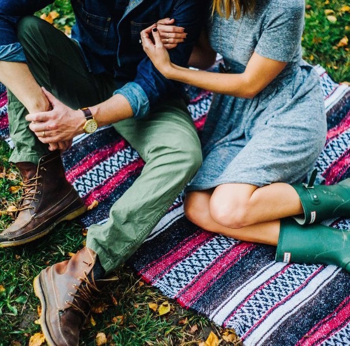 Set up a picnic.