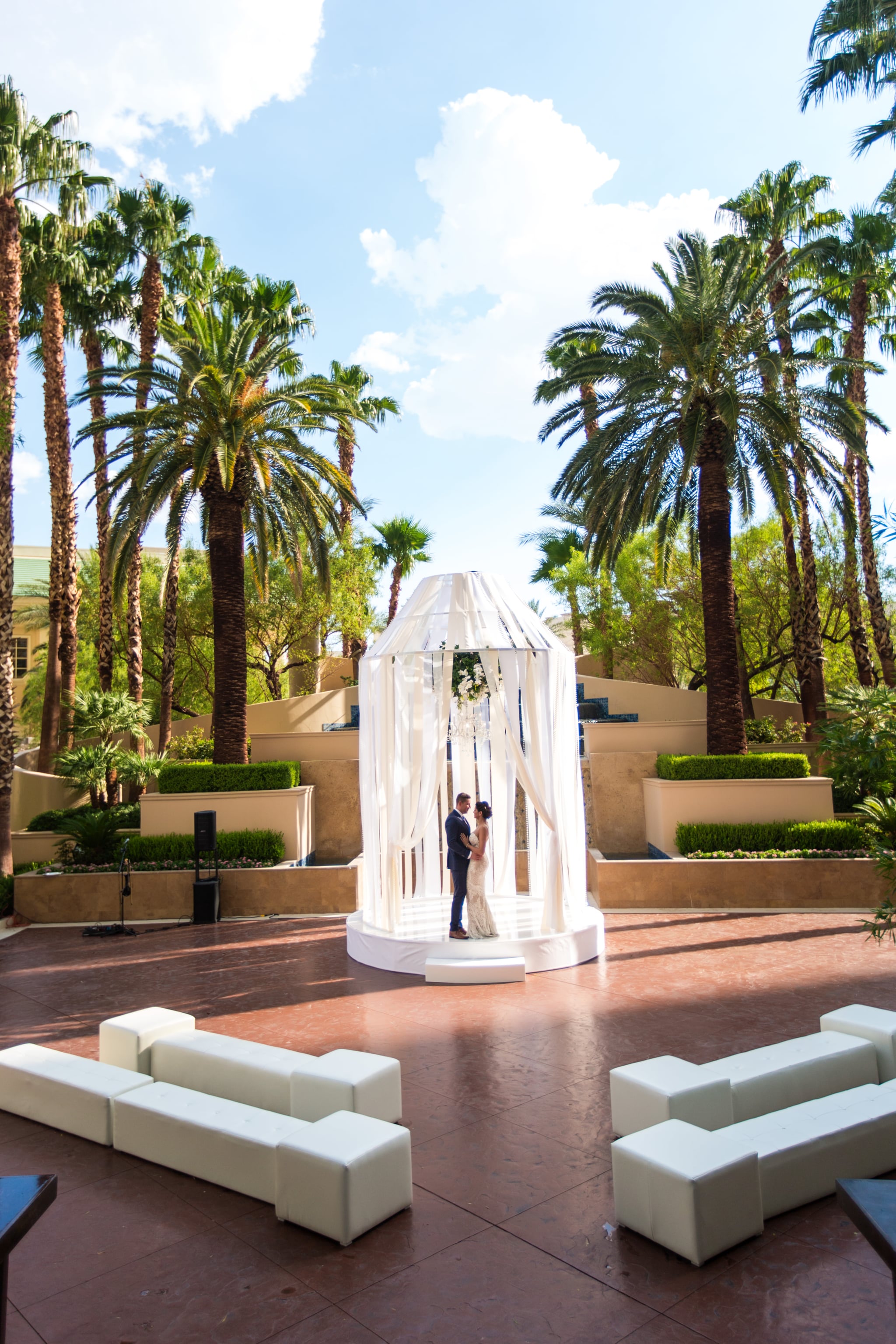 Love Sex This Epic Vegas Wedding Featured Swimming Mermaids
