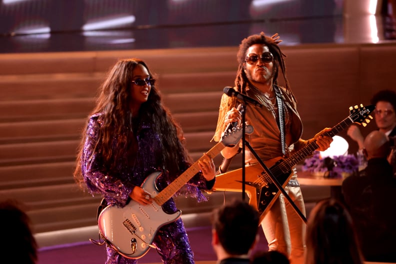 LAS VEGAS, NEVADA - APRIL 03: H.E.R. and Lenny Kravitz perform onstage during the 64th Annual GRAMMY Awards at MGM Grand Garden Arena on April 03, 2022 in Las Vegas, Nevada. (Photo by Matt Winkelmeyer/Getty Images)