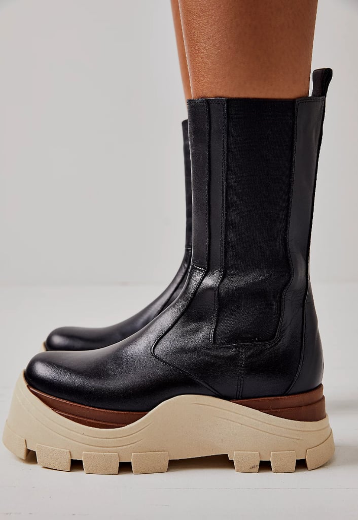 Coloured-Sole Chelsea Boots