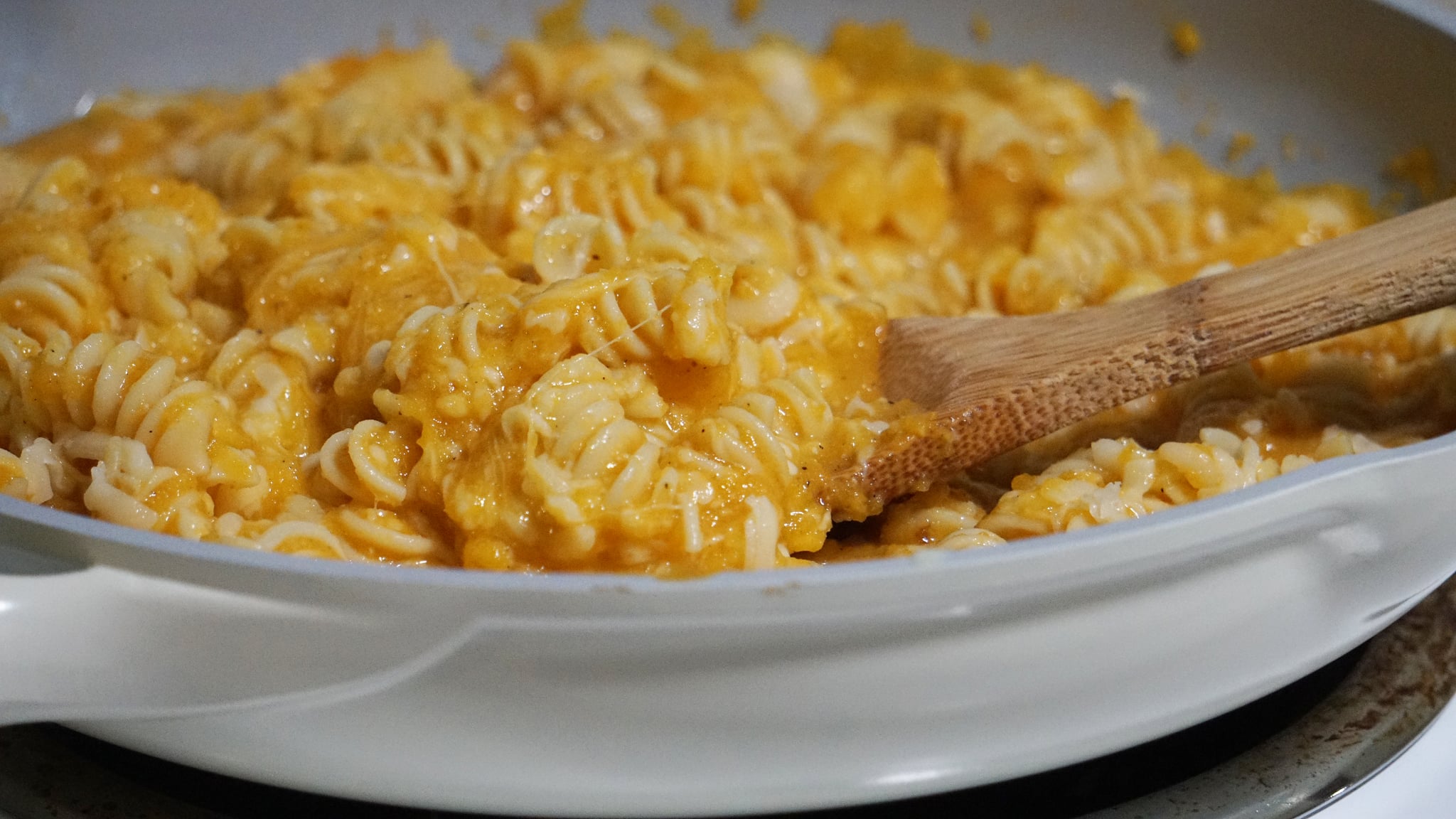 butternut squash mac and cheese recipe: mixing