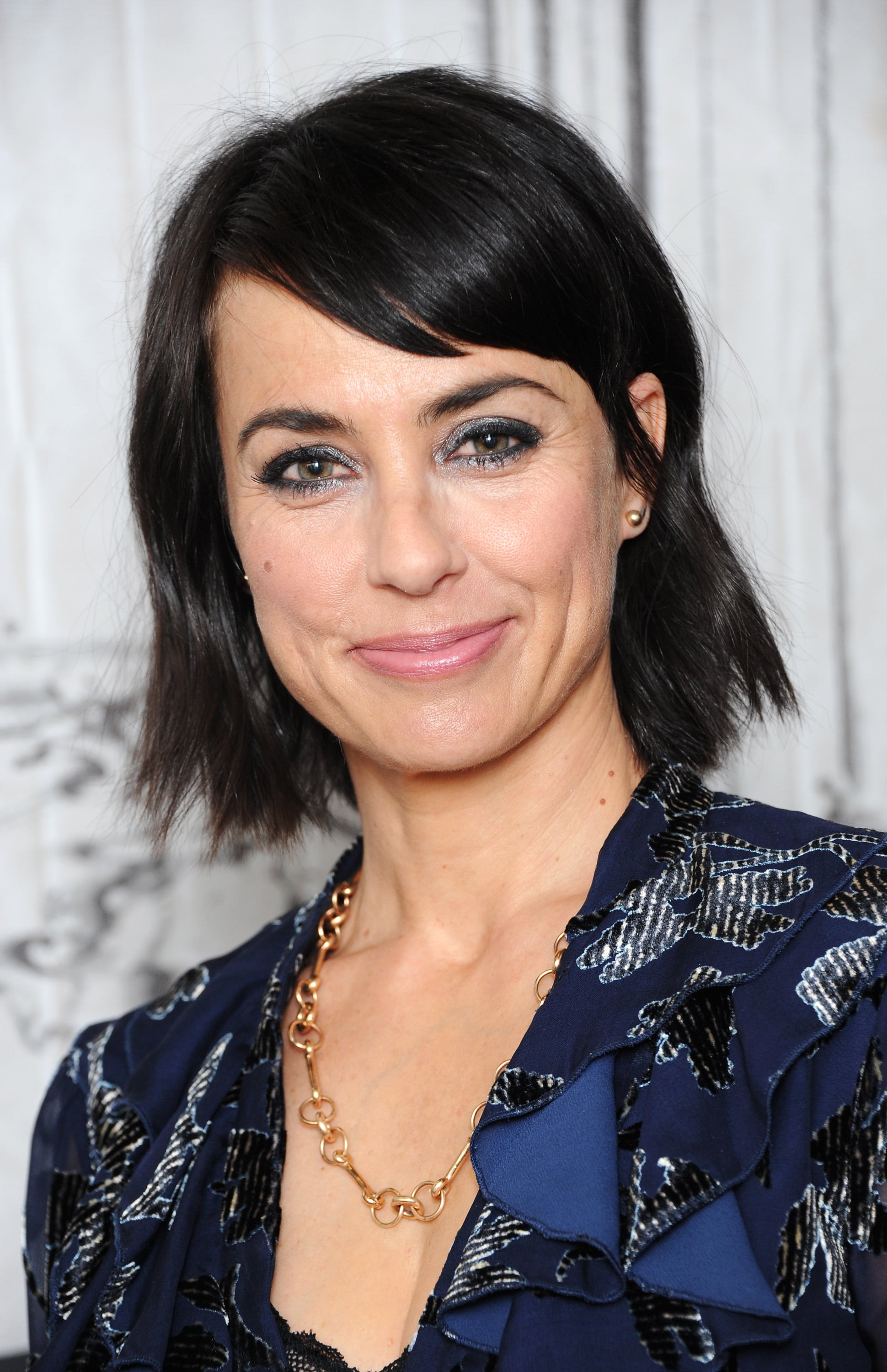 Classify American actress Constance Zimmer.