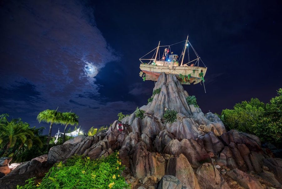 H2O Glow Nights Return to Disney’s Typhoon Lagoon