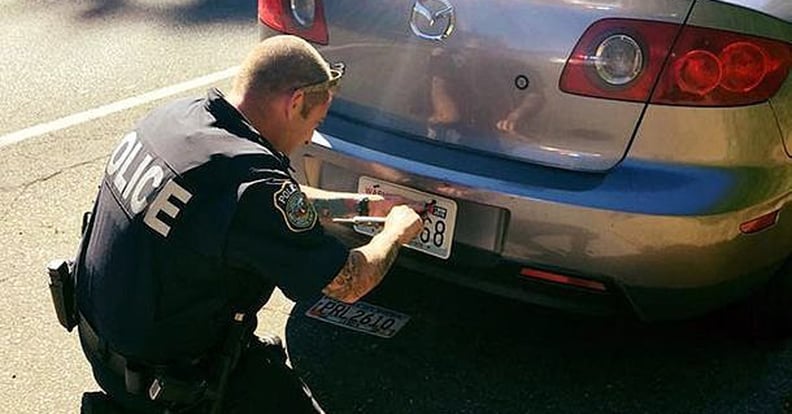What This Officer Did After Pulling Over a Pregnant Woman Went Viral