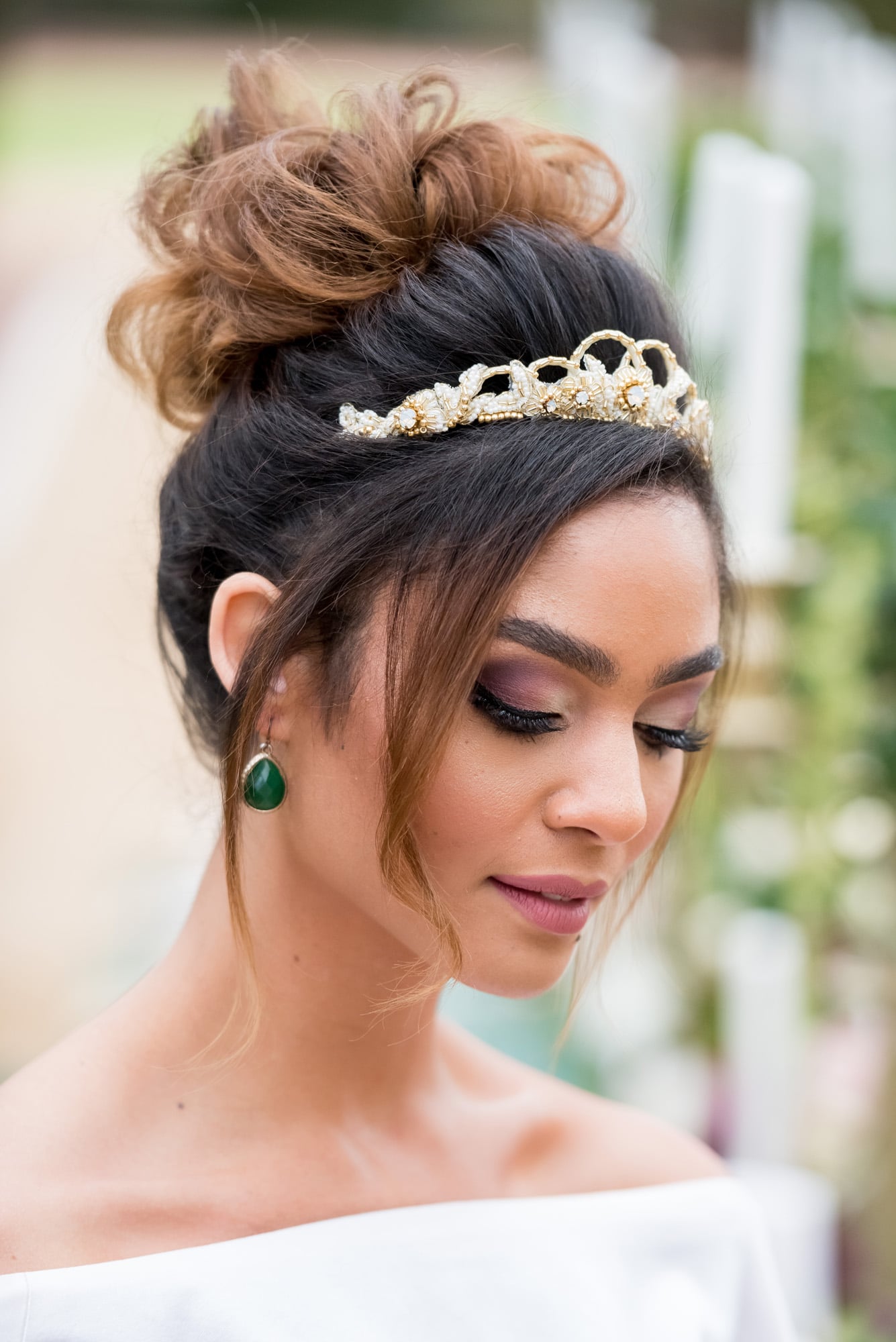 27 Effortlessly Beautiful Hairstyles for a Bohemian Wedding : Effortless,  textured Bridal Half Up, Half Down