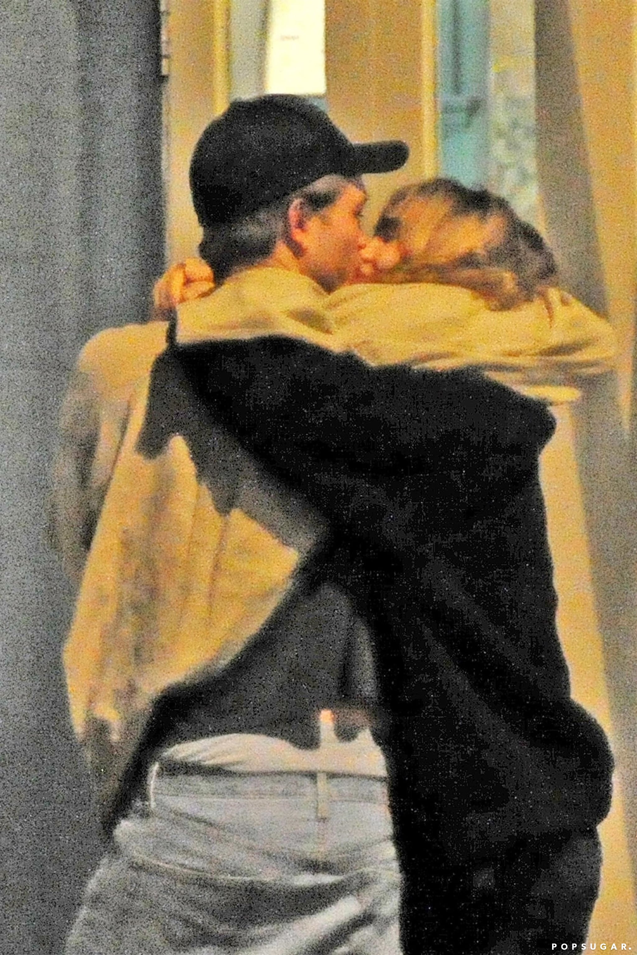 Are Robert Pattinson And Suki Waterhouse Dating Popsugar Celebrity On a movie date this past weekend, robert pattinson and suki waterhouse didn't hold back from each other, or the cameras! are robert pattinson and suki