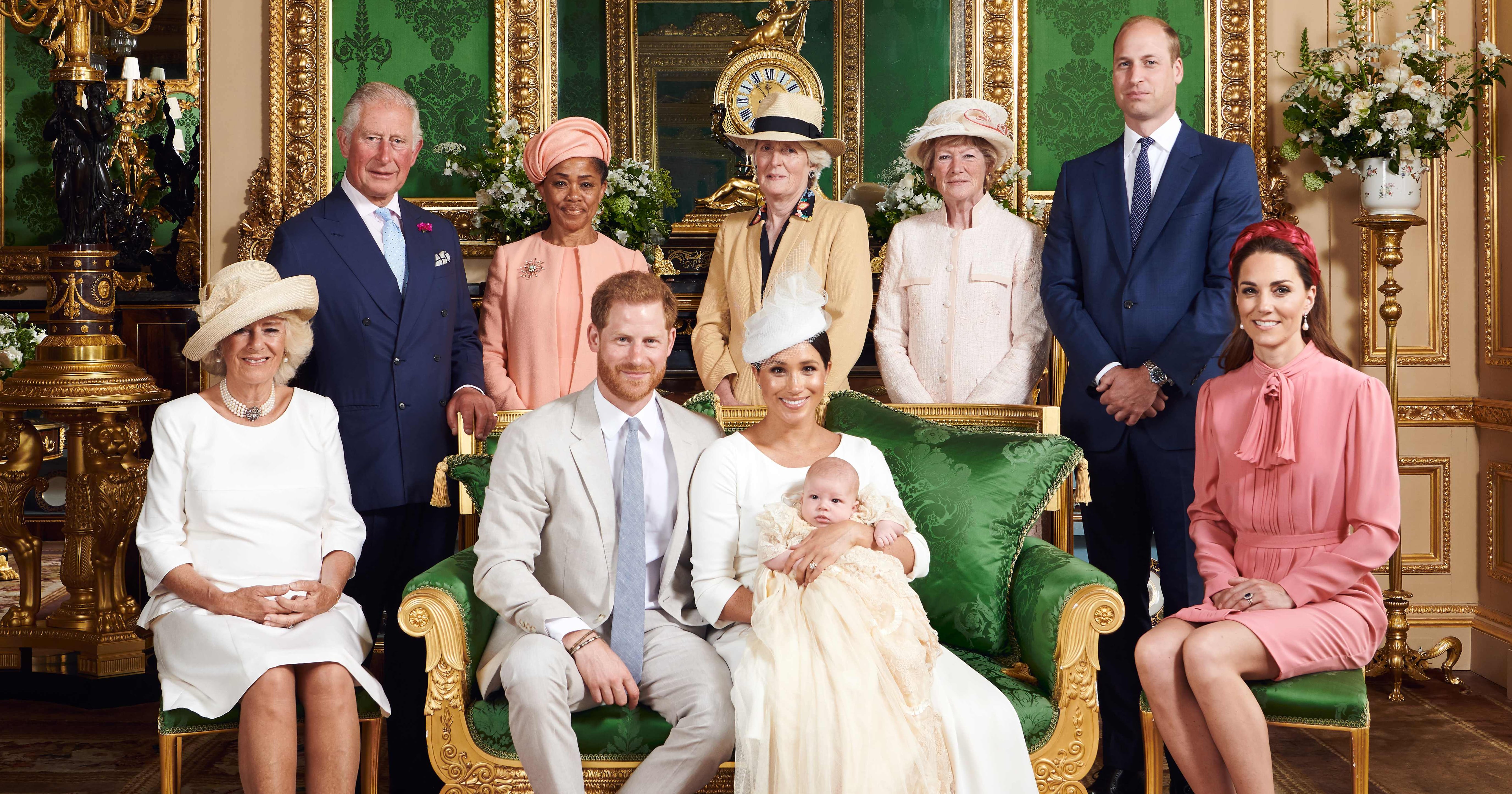 Английская семья видео. Королевская семья Елизаветы 2. Меган Маркл и Королевская семья. Роял Фэмили сайт королевской семьи.